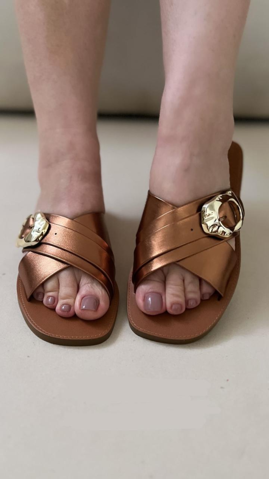 Chinelo fivela R$96,00 - #7