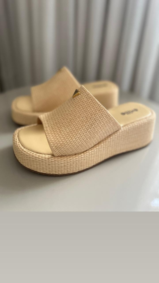 Tamanco baixo areia couro R$356,00 - #2