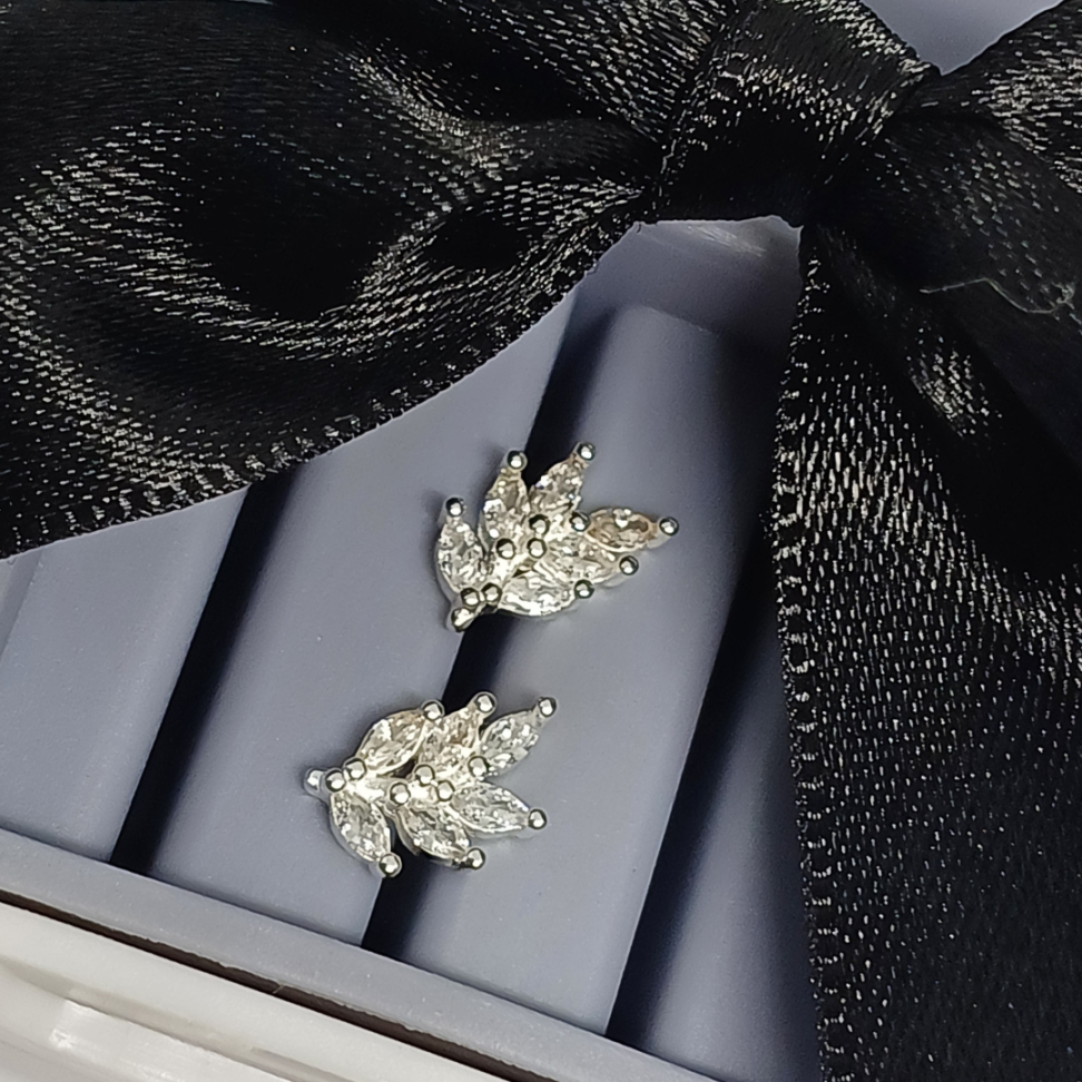 Brinco Folha em Zirconias - #1