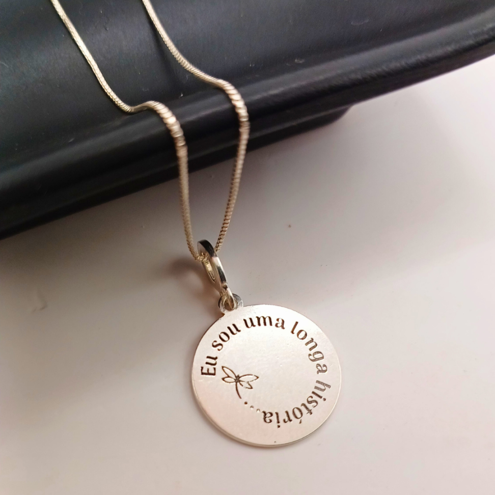 Colar Medalha Libélula Eu Sou Uma Longa História em Prata 925 - #4