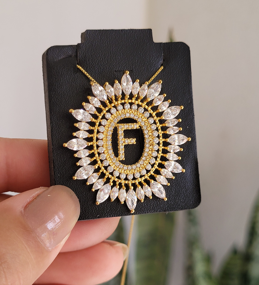 Colar Medalhão Inicial - #4