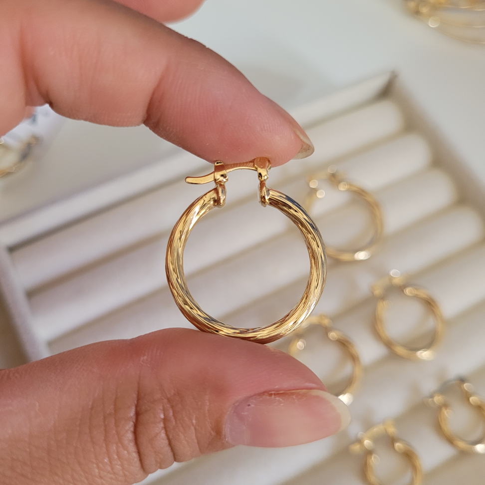 Argola torcida G - #2