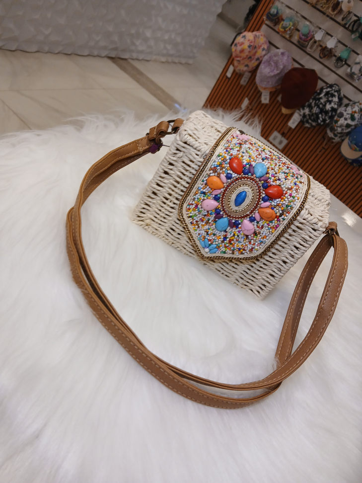 Bolsas em palha com detalhes em pedras naturais - #2