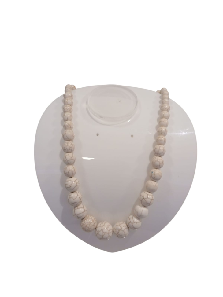 Colar de bolinhas howlita - #1