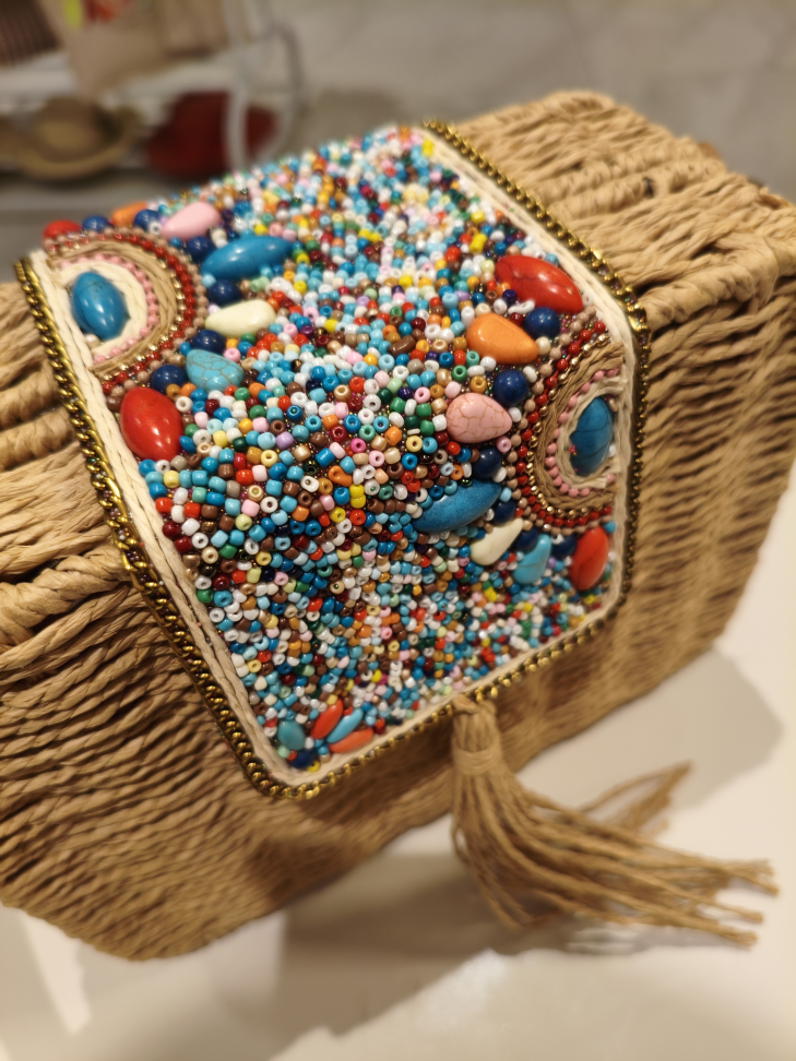 Bolsa quadrada bordada - #1